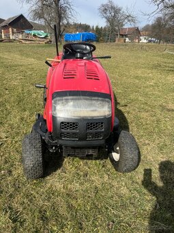 Zahradní sekací traktor - 2