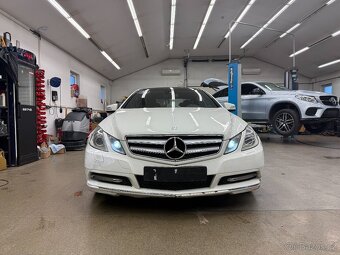 Mercedes-Benz Třídy E 220 CDI - 2