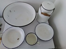 Staré, bílé, smaltované nádobí - 2
