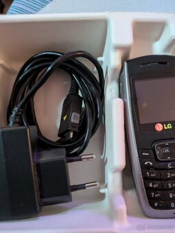 Retro tlačítkové mobily LG,Nokia , foťák , USB na simku - 2