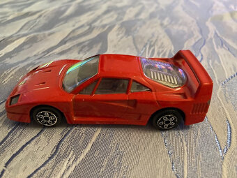 autíčko Ferrari - model - 2