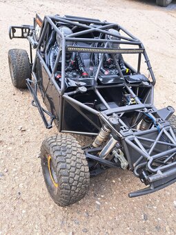 Prodám Traxxas UDR, nabíječka + 2 baterie a nové kola - 2