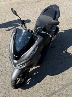 Honda PCX 125, barva šedá matná, 2019 - 2
