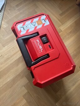 Vysavač Milwaukee M12 FVCL - zánovní - 2