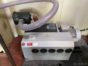 Prodám rotační lamelovou vývěvu Garden Denver V-VC 303 - 2