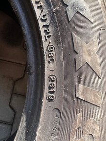 Maxis Victra snow SUV 235/60 r18 - 2