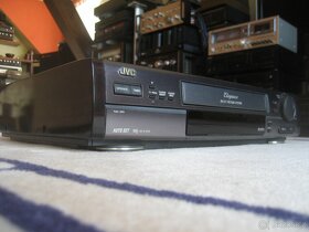Prodám video recorder JVC HR-E 239 - 2