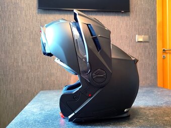Helma SCHUBERTH E2 vel. M/57 - 2