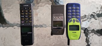 Staré mobilní telefony - 2