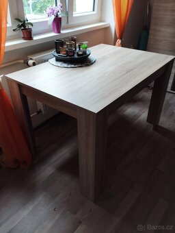 Jídelní stůl se židlemi (set) - 2