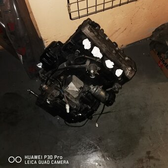 Suzuki GSR 600 motor - 2