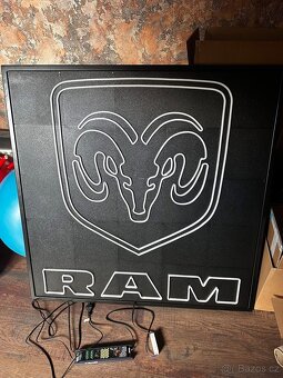 RAM logo na zeď - 2