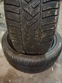 235/40/19 - 2