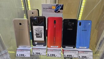 Mobilni telefony Apple, Samsung, Xiaomi, Huawei a jiné - 2