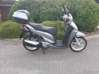 Honda sh 300- model 2015-1.Majitel-original stav. - 2
