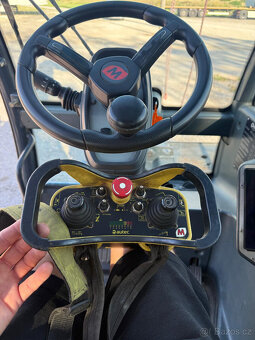 Otočný teleskopický manipulátor MAGNI RTH5.30S - 2