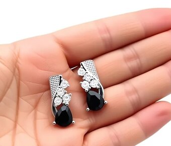 3x nové náušnice + 1x nový řetízek. - 2