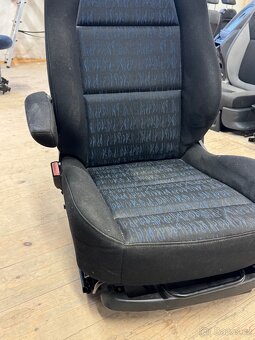 Peugeot 307, řidičova sedačka, sedadlo - 2