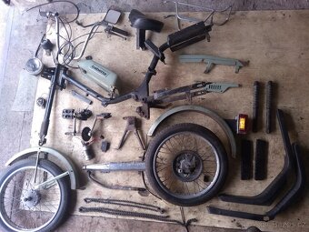 Rozebraná Babetta 210 Babeta dvourychlostní - 2