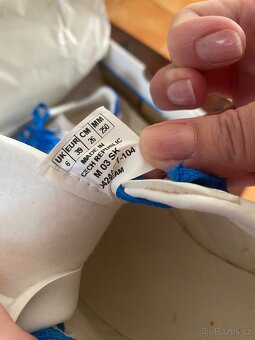 Botas tenisky nové - 2