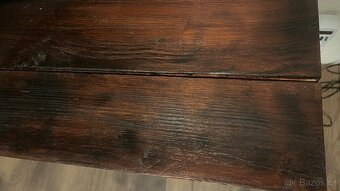 Tv-stolek z masivu. - 2