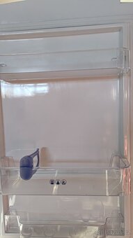 Poličky a šuplíky do lednice Electrolux - 2