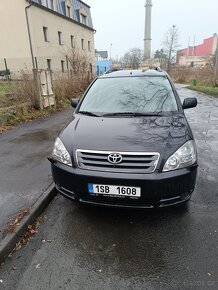 Toyota Avensis Verso r.v. 2003 benzín - 2