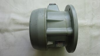 Otáčkové relé Alnico - 2
