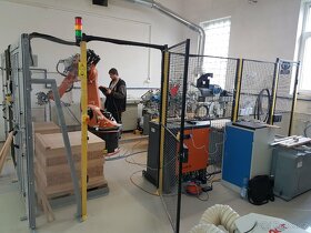 Robot Kuka 30-3 na prodej - 2