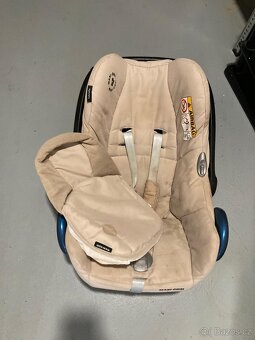 Izofix Maxi Cosi + sedačka - 2