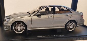 Mercedes-Benz C63 AMG 1:18 Autoart - 2