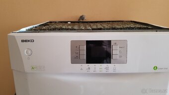 Myčka nádobí Beko DFN 6632 bílá v pěkném stavu,plně funkční - 2