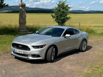 Ford Mustang 3.7 V6 manuál - 2
