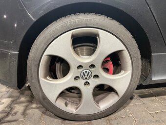 Prodám alu kola 5x112 r18 originál vw nové letní pneu - 2