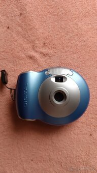 Foťák digi 300k pixels - 2