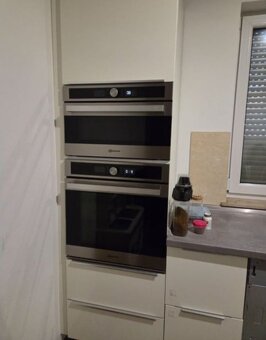 Moderní lesklá kuchyňská linka se spotřebiči,5705 - 2