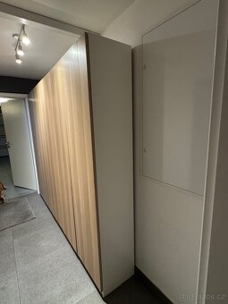 Skříň Ikea jako nová - 2