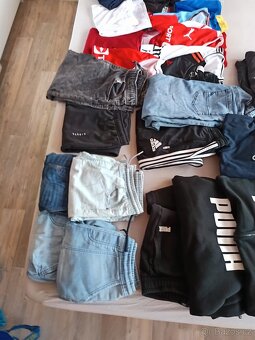 Cca. 30kg chlapeckého oblečení 11-13let - 2