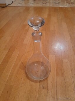 Křišťálová a skleněná karafa - 2