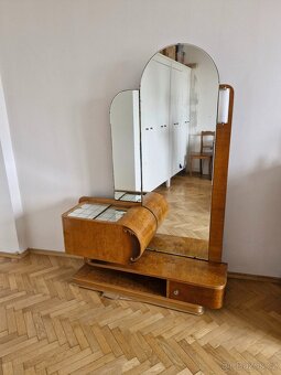 Prvorepubliková toaletka- super stav - 2