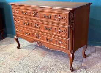 Stará francouzská komoda - 2