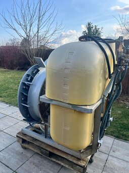 Prodám nesený postřikovač – nádrž 500l - 2