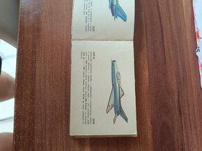 knížka o letadlech -  rarita -  12 x 8 cm - 2