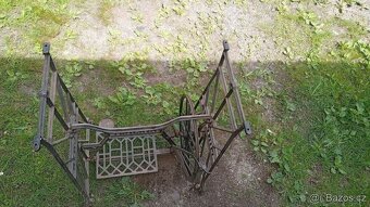 Stolek z šicího stroje, nohy - 2