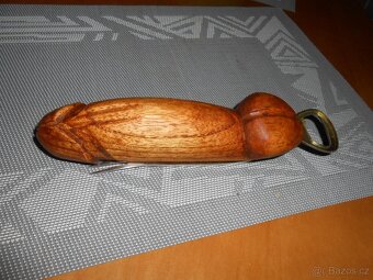 Dřevěný otvírák 24cm - zachovalý - 2