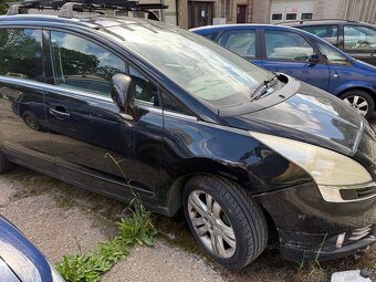 PEUGEOT 5008 1.6HDI - 2