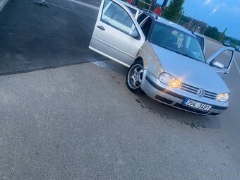 Golf 4 - 2