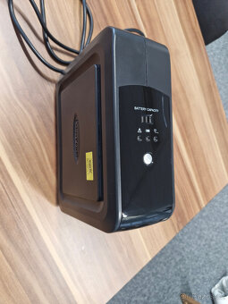 Záložní zdroj CyberPower DX600E-FR - 2