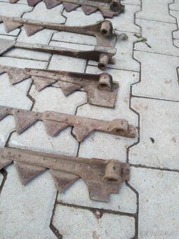 kombajn, čáp, samovaz, sekačka ,žací kosa, žabky - 2