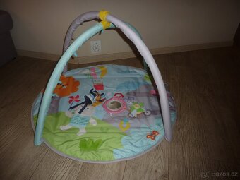 Hrací koberec/deka Taf Toys s hrazdičkou, 90 cm - 2